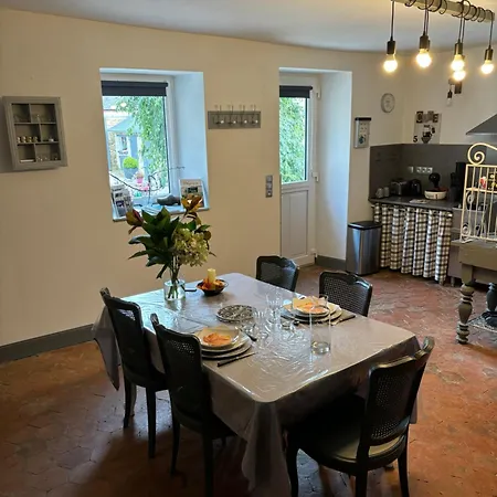 Le Patis * Pre-en-Pail-Saint-Samson